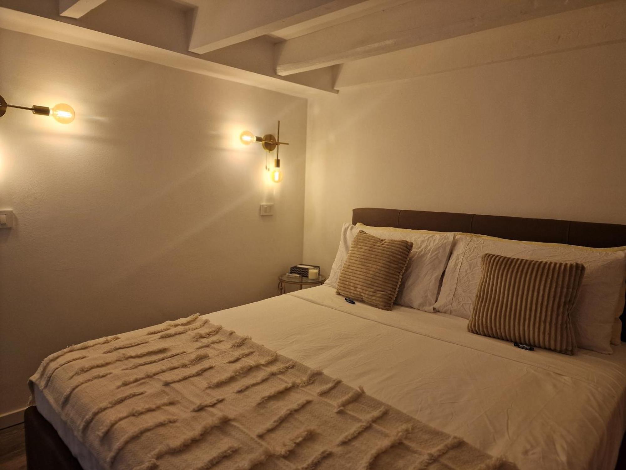 Regina Milano In Porta Romana 3 - Sky Tv, Wifi & Breakfast Box Lejlighed Eksteriør billede